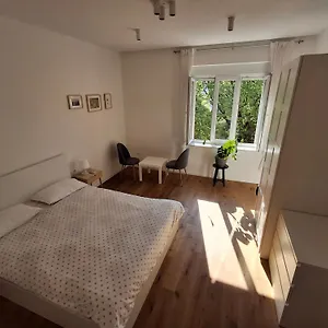 Lenka , Zadar Chorwacja